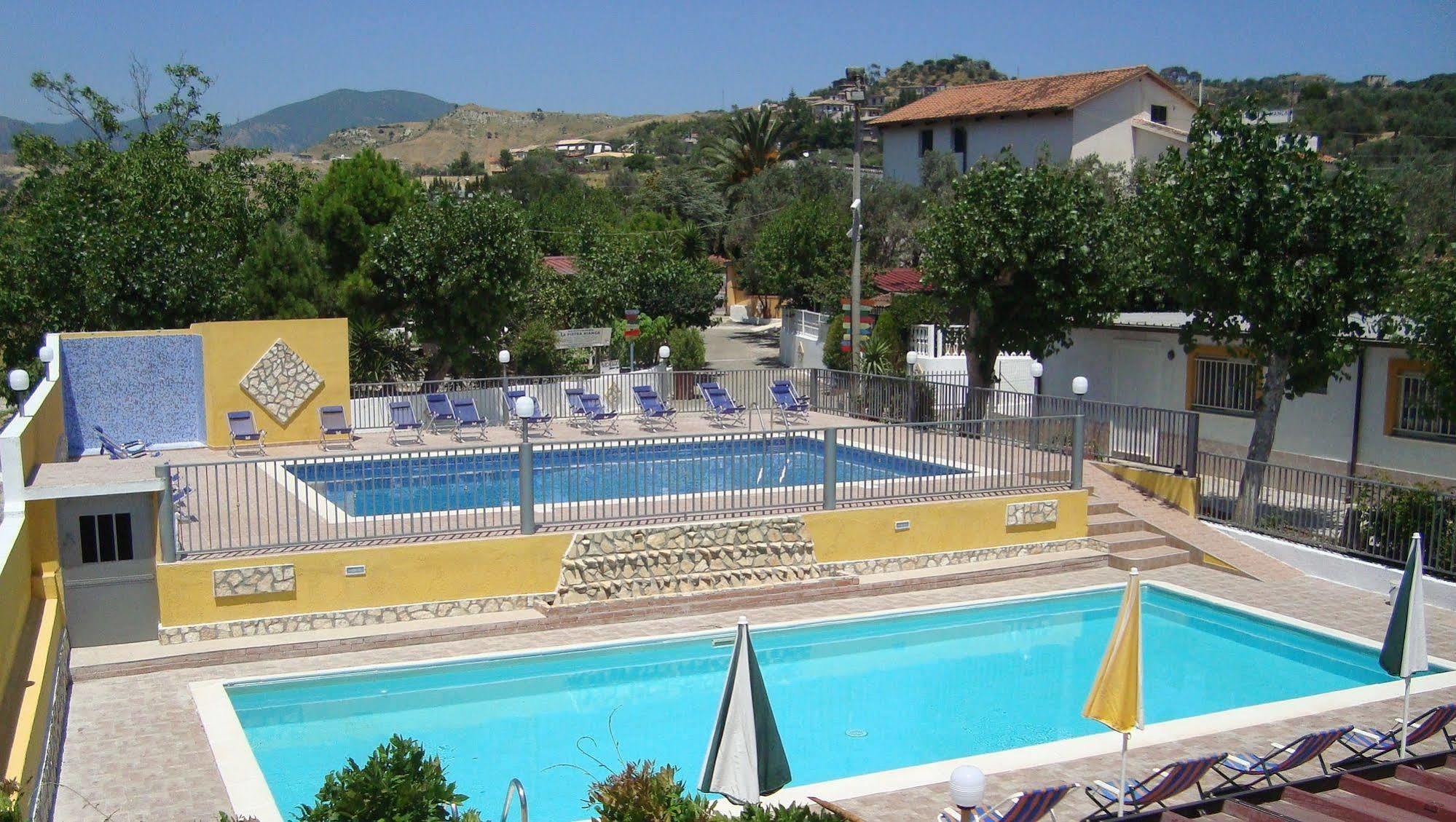 La Pietra Bianca Hotel Marina di Gioiosa Ionica Exterior photo